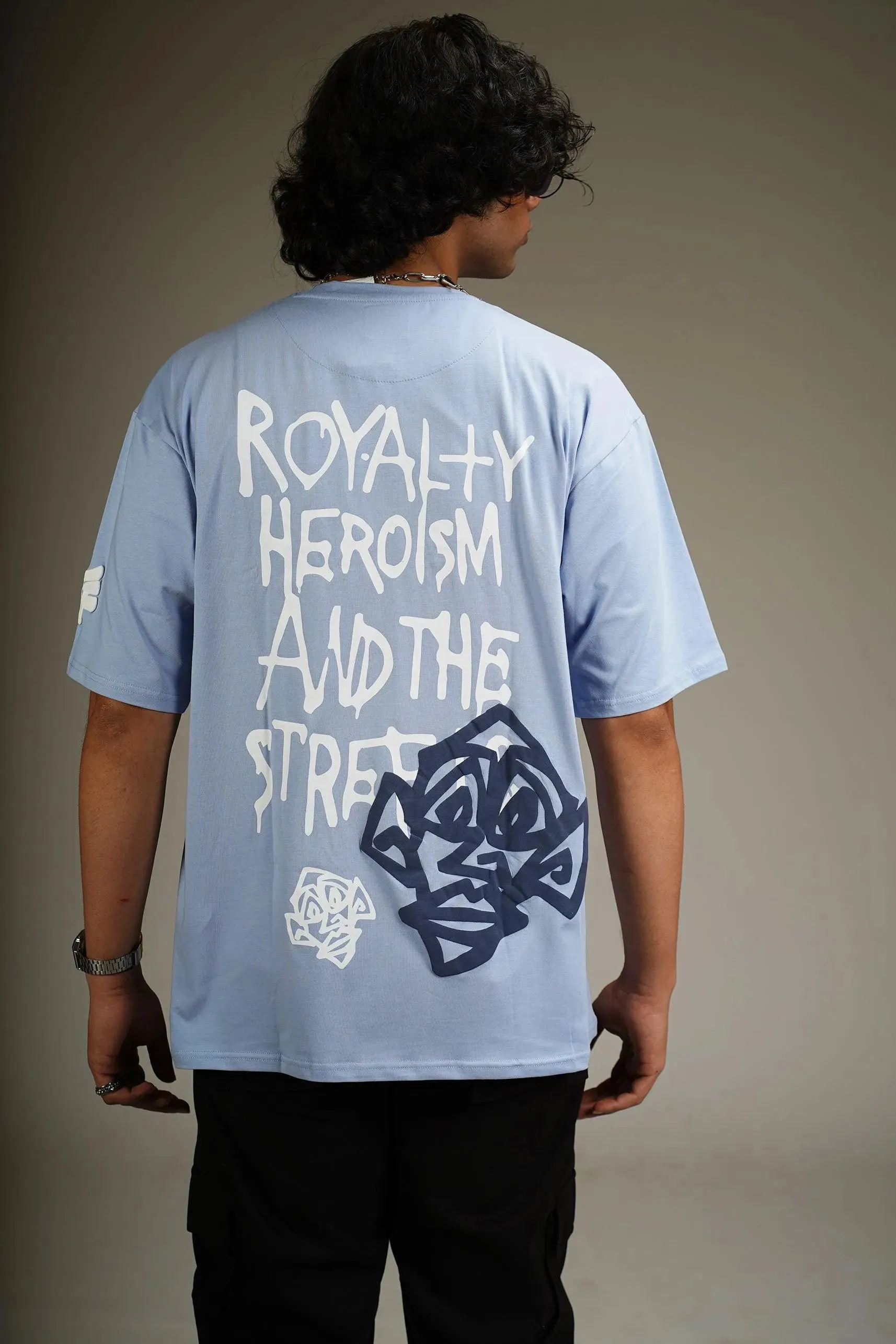 ROYALTY HEROISM Oversized T-shirt